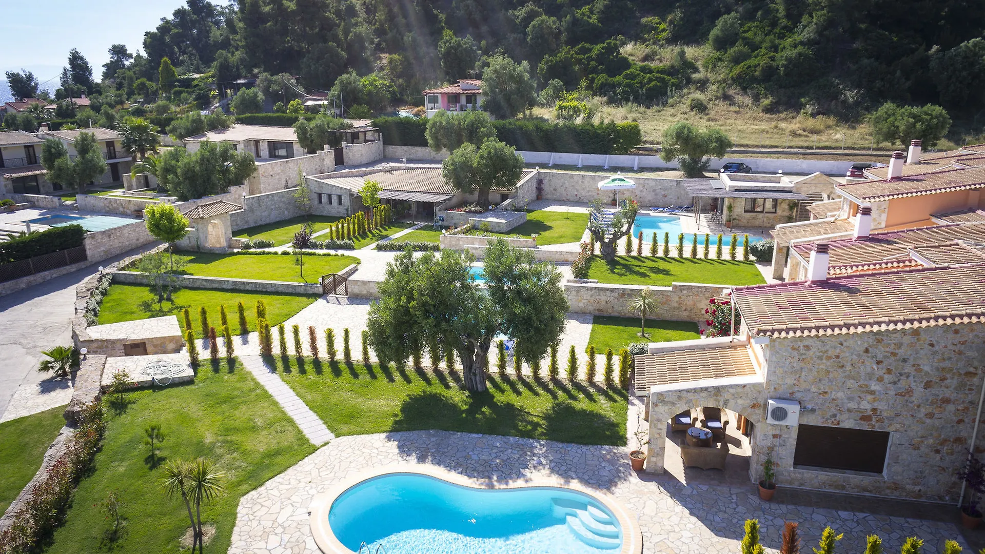 Nefeli Villas And Suites Nea Skioni Greece